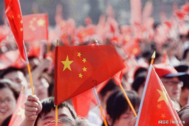 探索男子聊天界面投屏广场成社死现场,你是否遇到过社死的情况?你会怎么做?-知识星球平台